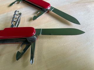 2 Canivetes Victorinox Explorer e Spartan
