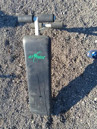 Banco de abdominales Atomic