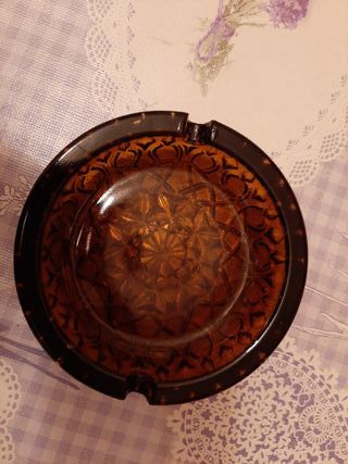 Cenicero antiguo de diseño