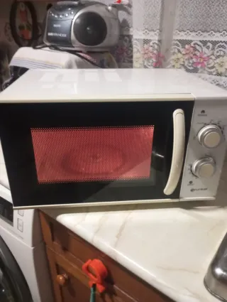 Microondas GRUNKEL blanco