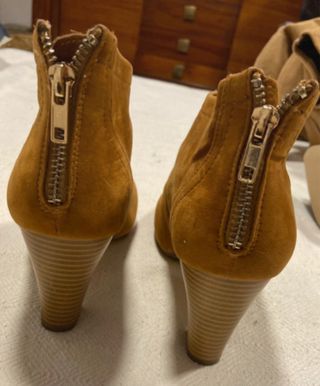 Botines tacón marrón ante