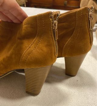 Botines tacón marrón ante