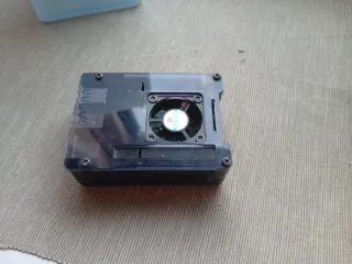 Raspberry Pi 4 Negra con Ventilador + cableado.