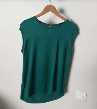 Camiseta verde satinada
