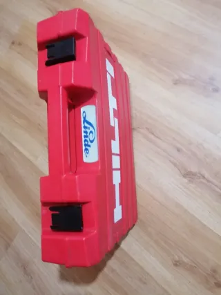 Taladro Hilti SF 121-A con cargador y maletín