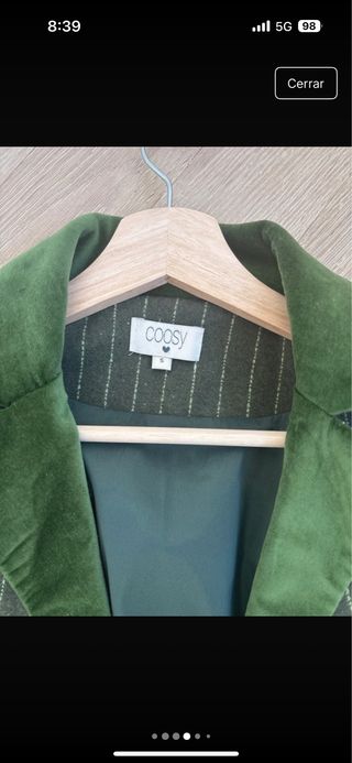 Traje de chaqueta verde a rayas