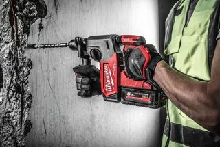 Milwaukee M18 FHX - Martillo combinado 2,5J FIXTEC