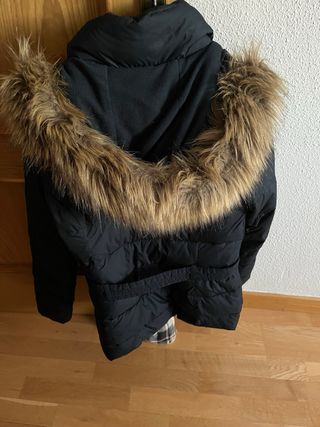 Parka Hollister acolchada azul oscuro talla L