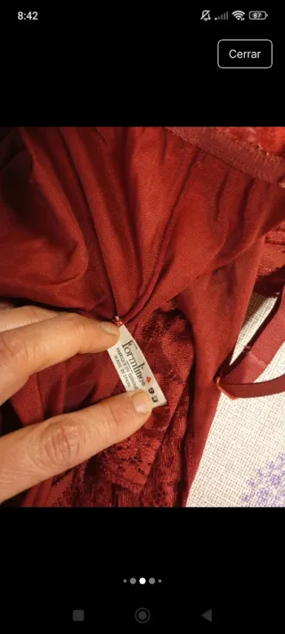 Bodi burdeos  de satén con encaje