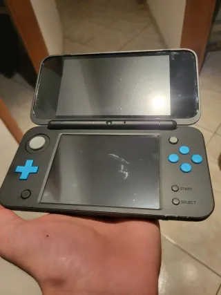 Nintendo 2DS XL Nero e Blu