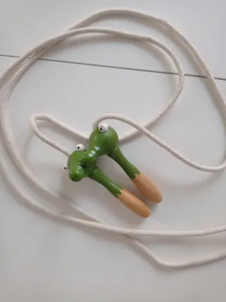 Corda per saltare in legno per bambini