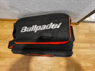 Paletero Bullpadel Negro y Naranja