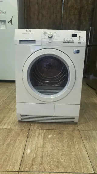 Secadora AEG 7kg Bomba Calor Clase A++