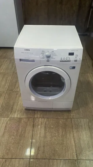 Secadora AEG 7kg Bomba Calor Clase A++