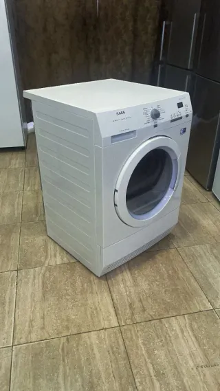 Secadora AEG 7kg Bomba Calor Clase A++