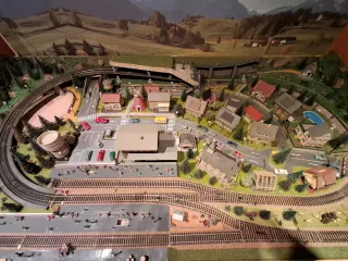 Maqueta de tren detallada