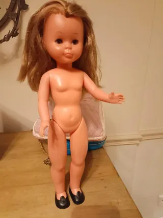 Muñeca Nancy con vestido y traje