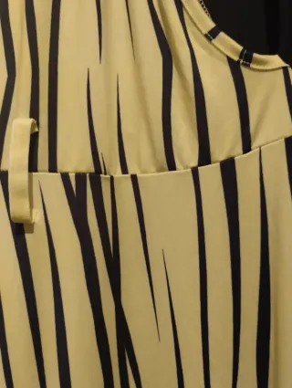 Vestido largo negro y amarillo