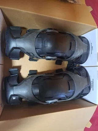 Rodillera Pod K4 Ligament Brace talla M/L