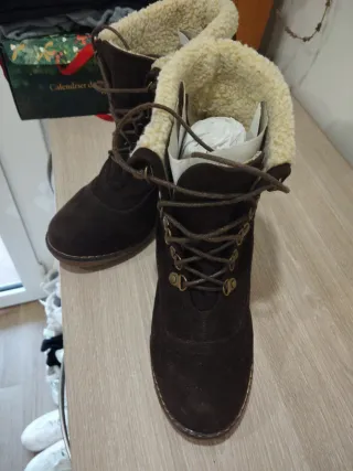 Botines de mujer marrones con cordones