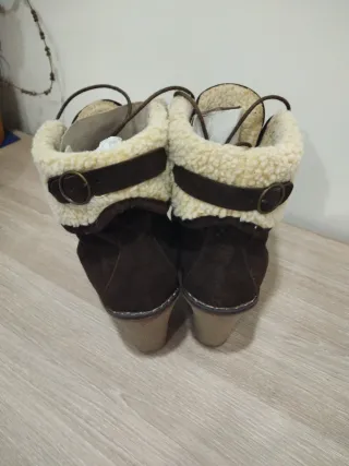 Botines de mujer marrones con cordones