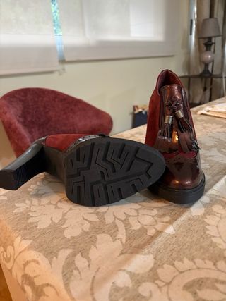 Botines tacón mujer burdeos y marrón