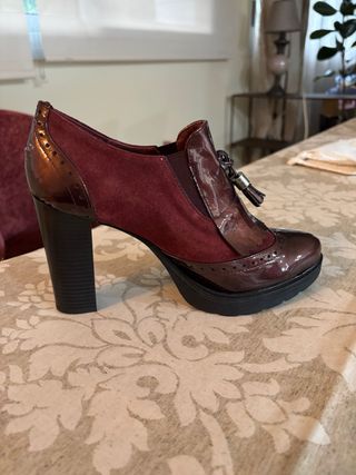 Botines tacón mujer burdeos y marrón