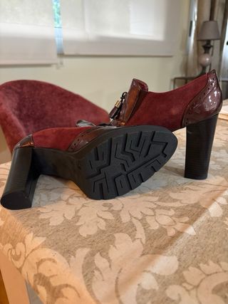 Botines tacón mujer burdeos y marrón