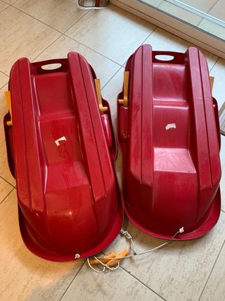 Trineo rojo para nieve
