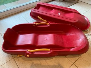 Trineo rojo para nieve