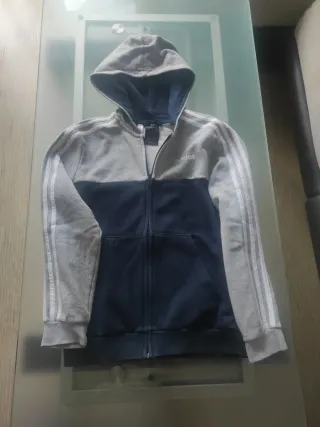 Sudadera Adidas Gris y Azul con Cremallera.