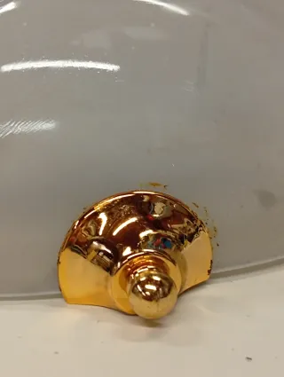 Plafoniera in vetro con dettagli oro