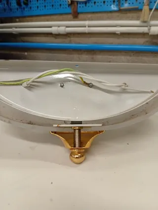 Plafoniera in vetro con dettagli oro