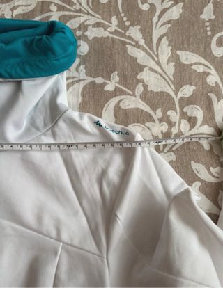 Sudadera Decathlon XS blanca y azul sin estrenar