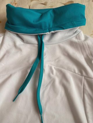 Sudadera Decathlon XS blanca y azul sin estrenar