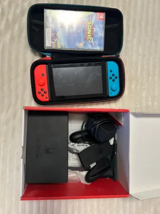 Nintendo Switch Azul y Rojo + Juego Sonic