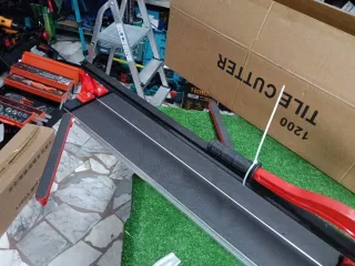 Taglia piastrelle 1200mm con laser