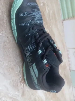 Zapatilla pádel Babolat Negra y Turquesa