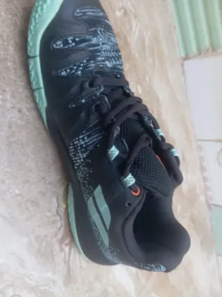 Zapatilla pádel Babolat Negra y Turquesa