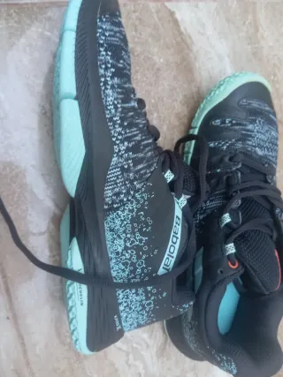 Zapatilla pádel Babolat Negra y Turquesa