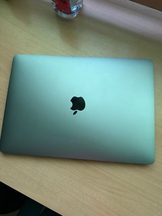 MacBook Pro 2019 Touch Bar Plata