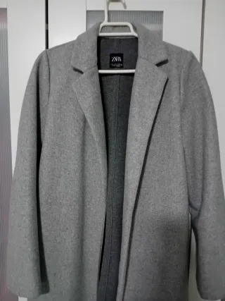 Abrigo largo gris Zara
