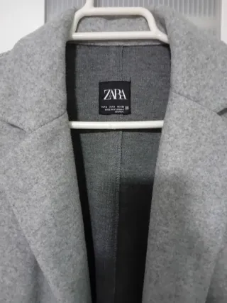 Abrigo largo gris Zara