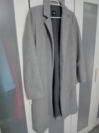 Abrigo largo gris Zara