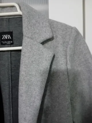 Abrigo largo gris Zara