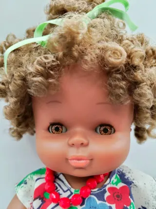 Muñeca Godina negrita mulata, pelo rizado años 80