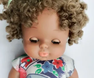 Muñeca Godina negrita mulata, pelo rizado años 80