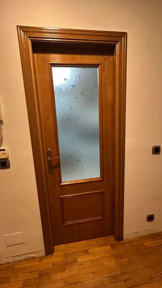 Lote 8 Puertas madera maciza