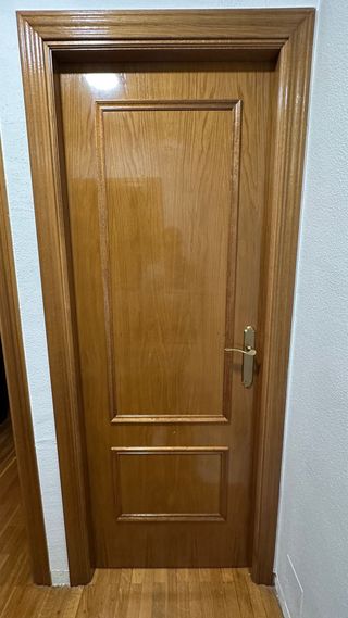 Lote 8 Puertas madera maciza