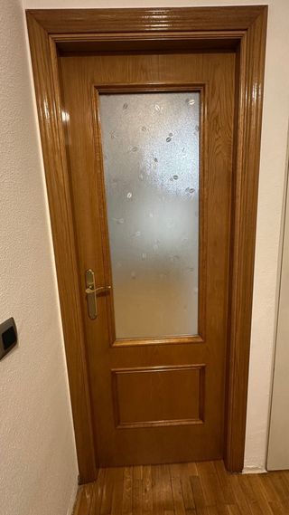 Lote 8 Puertas madera maciza